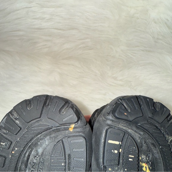 Brooks Ghost 13 All Black Athletic Running Shoes - Picture 4 of 4